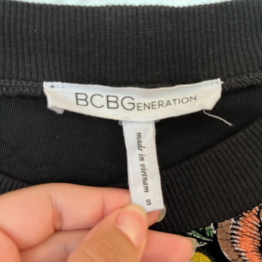 BCBGeneration Velvet Top - Picture 3 of 5